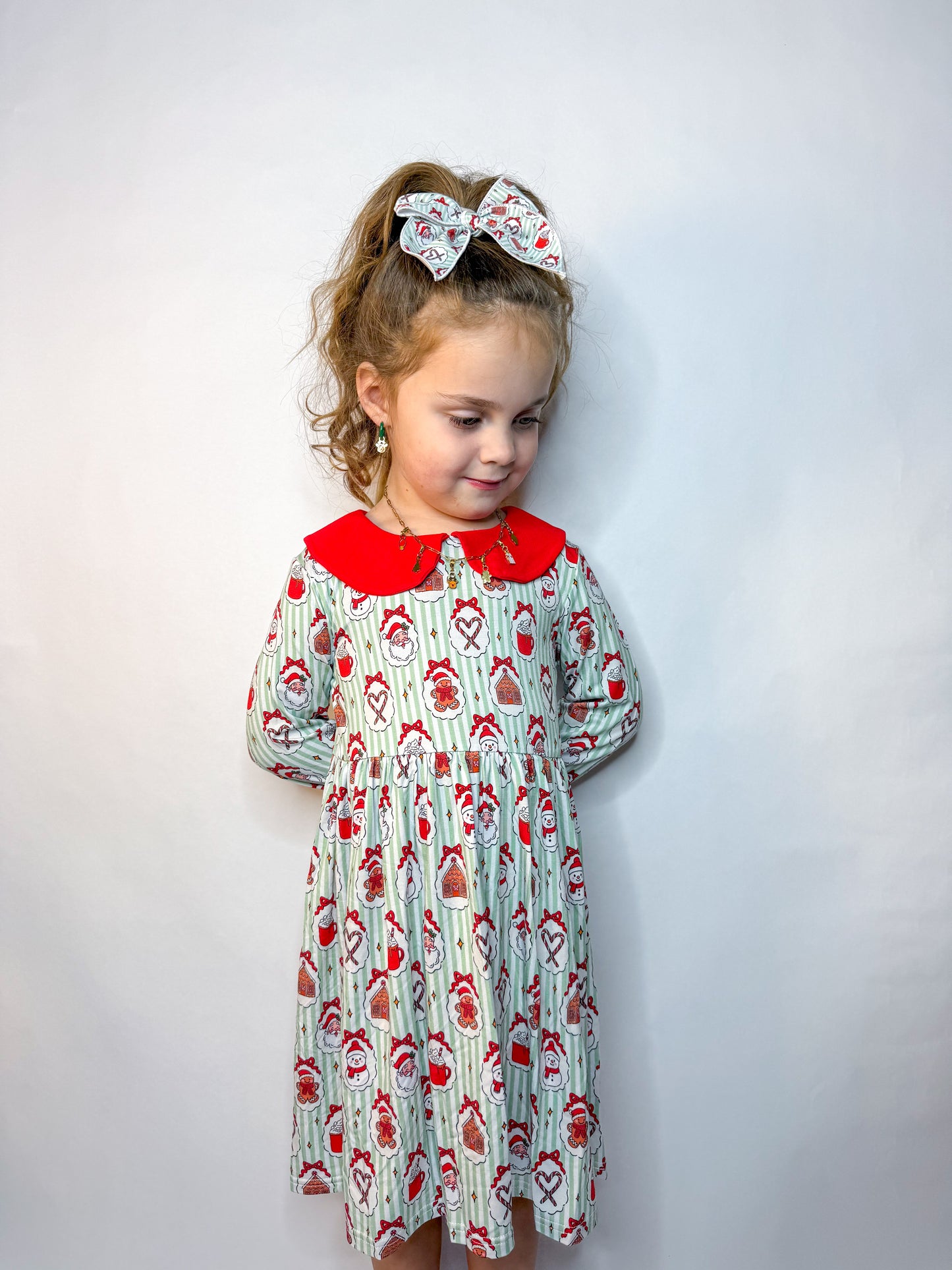 Mistletoe Kisses Sailor Bow